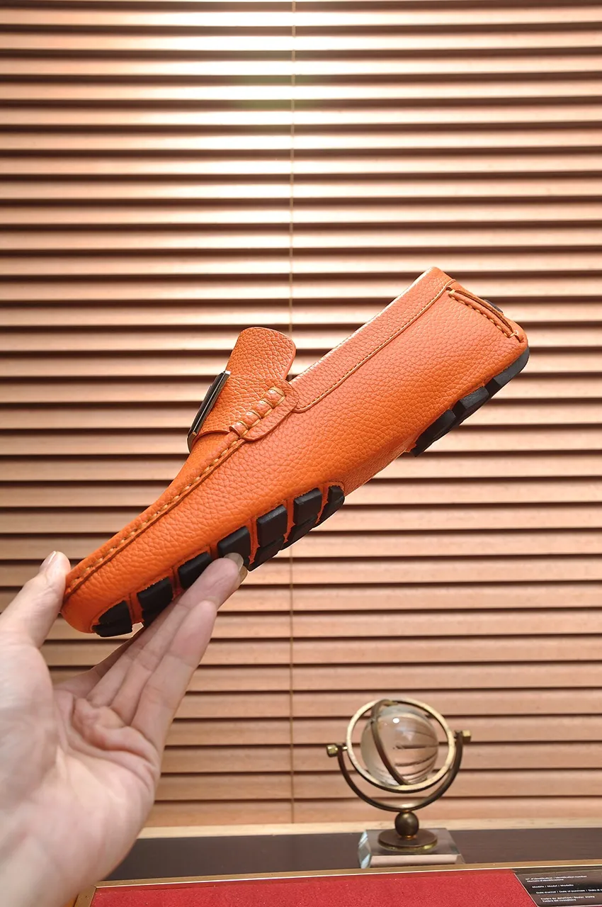 Men's men's shoes 💰420💶 [LV Doudou shoes] (water-dyed cowhide lining) new model is on the market, available on the official website. The new Doudou shoes are processed into single-color materials, and the uppers are made of imported horsehide leather. The body of the shoe is fully hemmed with mark thread, and is lined with imported original cowhide leather. The elegant shoe shape is super suitable for all-matching, and the size is 38-44.
